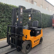 石家庄尊龙凯时人生就是博二手电动叉车